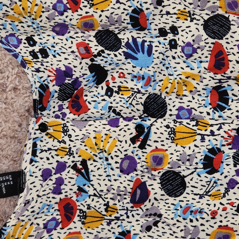 NWT H&M Patterned Top - Picture 5 of 7
